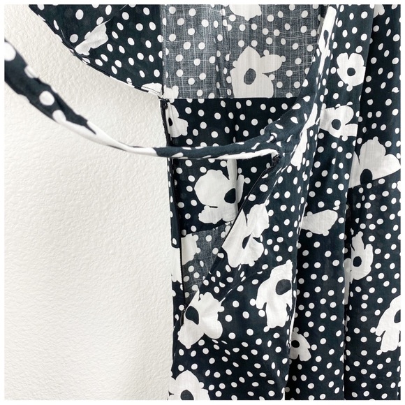 Urban Outfitters Jocelyn Black Floral Wrap Dress Size Small - Picture 10 of 13